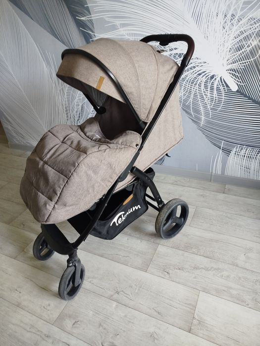 Продается коляска Teknum