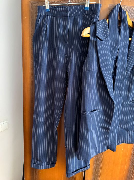 Продам женский костюм