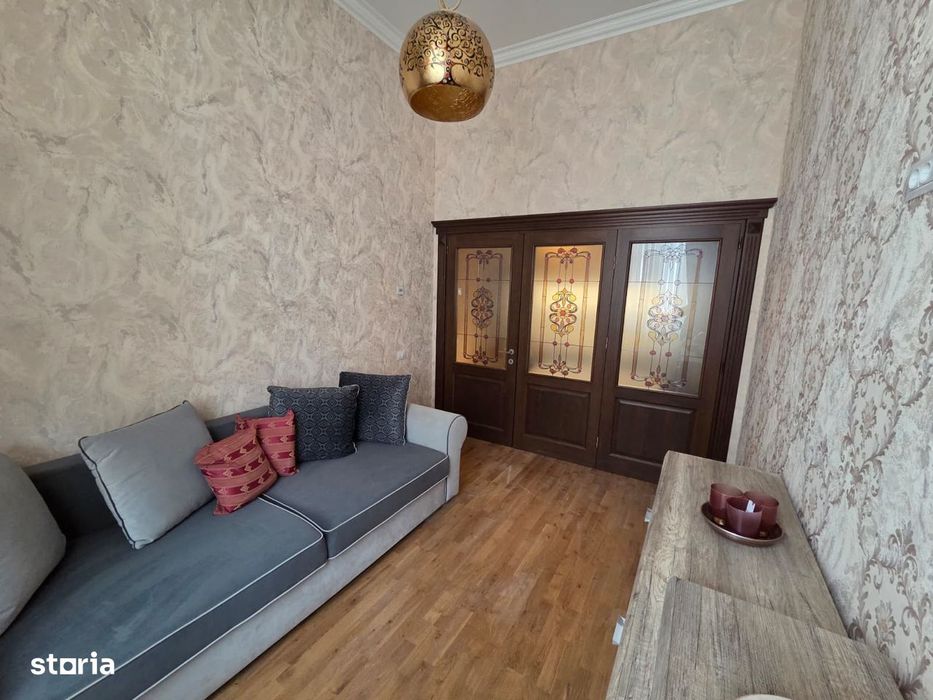 Vând apartament premium cu 2 camere, în centrul istoric, orașul de jos