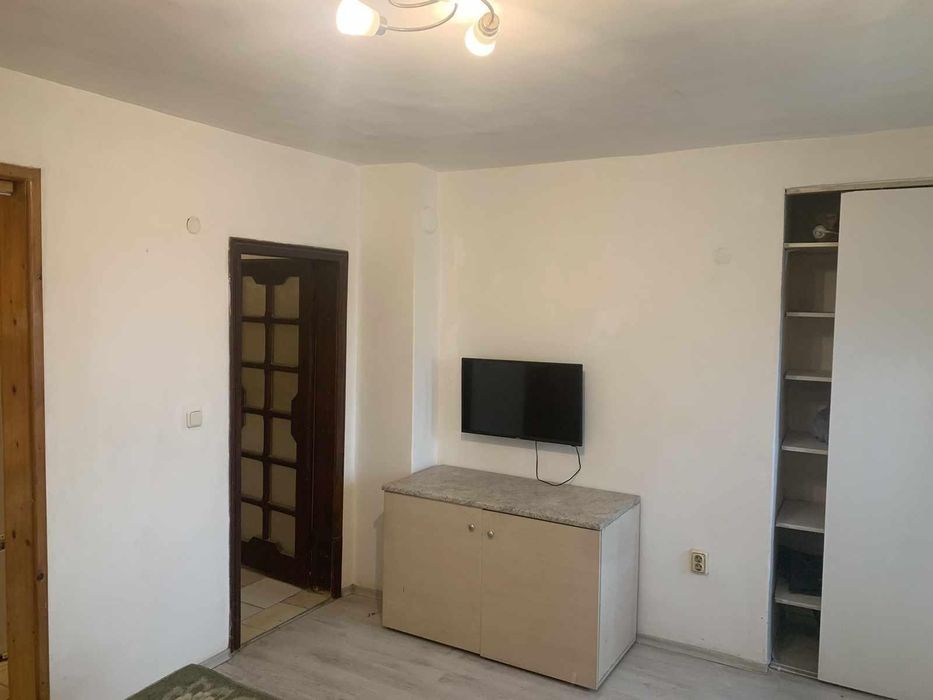 Дава се под наем Едностаен апартамент в Варна, Погреби - 40 кв.м за 300 € - Снимка #3