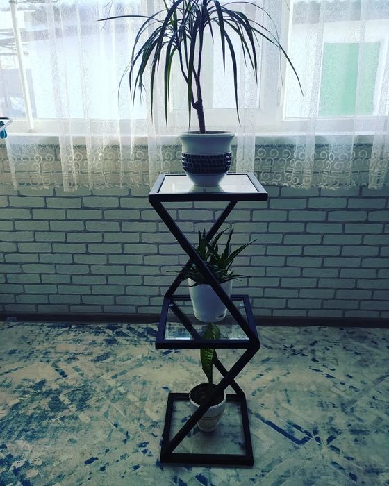 подставка для цветов и декора