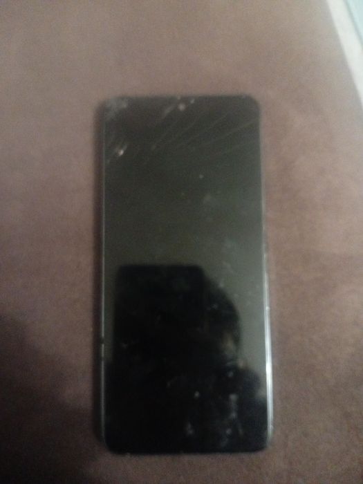 Сломаный телефон