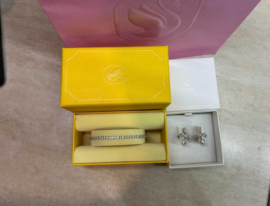 Обеци + гривна Swarovski