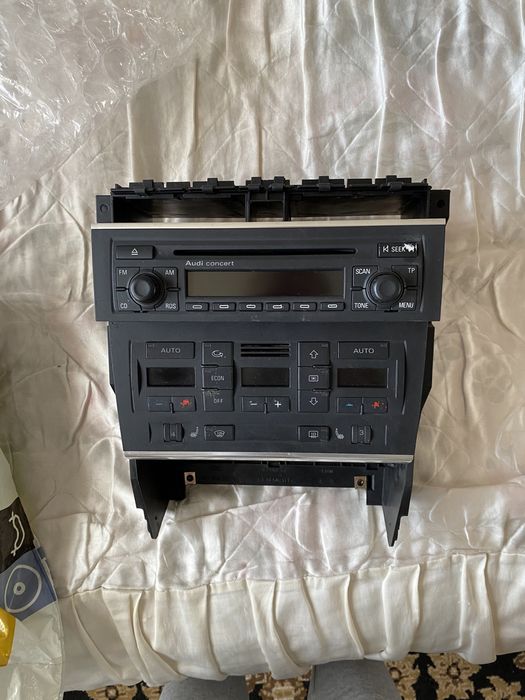 Конзола 1 din за Ауди +климатроник+ауди концерт