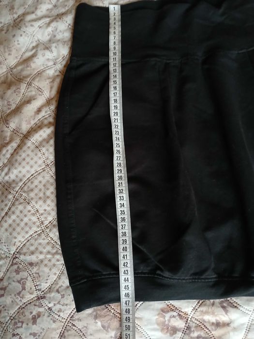 Дамска къса черна пола