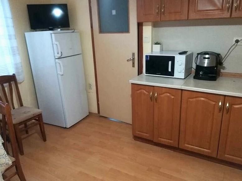 Дава се под наем Двустаен апартамент в Бургас, Сарафово - 45 кв.м за 280.5 € - Снимка #1