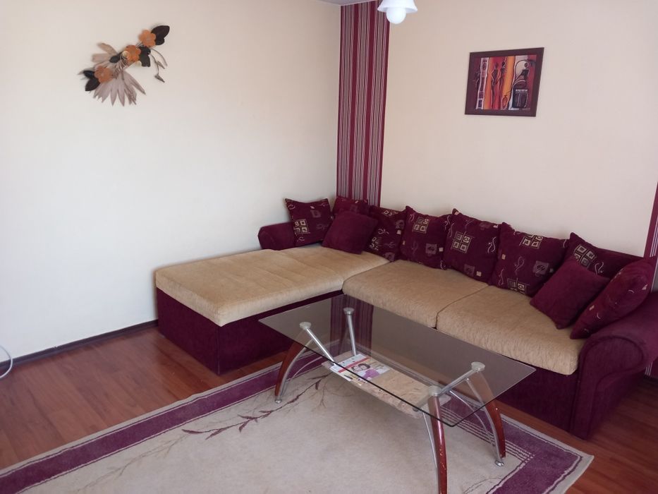 Къща с двор, 950 кв.м. в центъра на Исперих