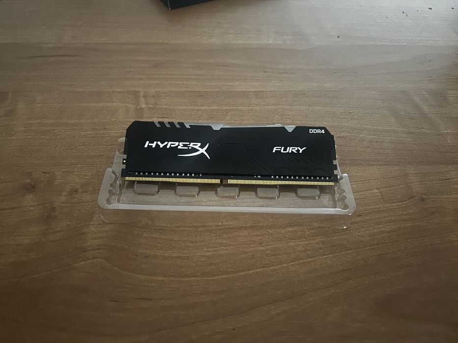 DDR4 8GB 3200MHz Kingston Fury — быстрая оперативная память