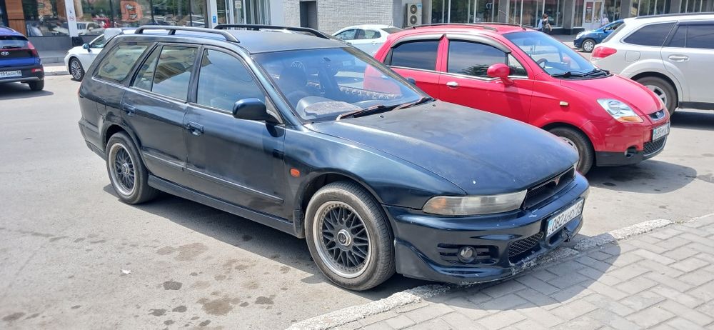 Машина mitsubishi legnum