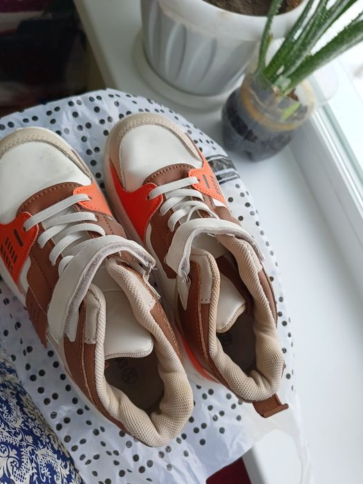 Продаю обувь женская