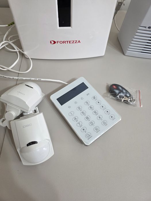 Sistem alarma hybrid (wireless+cablat) Fortezza Pro GSM/IP/TEL