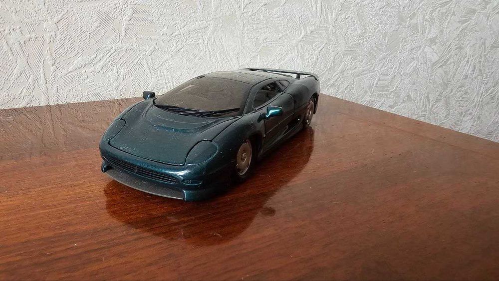 Ягуар Xj220. Масштаб 1:24