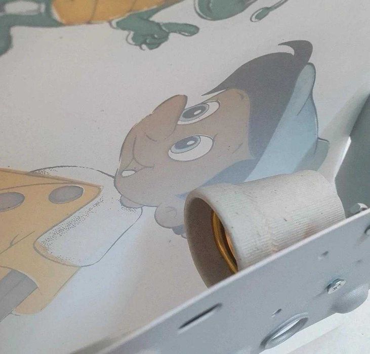 2 plafoniere pentru perete, camera copilului