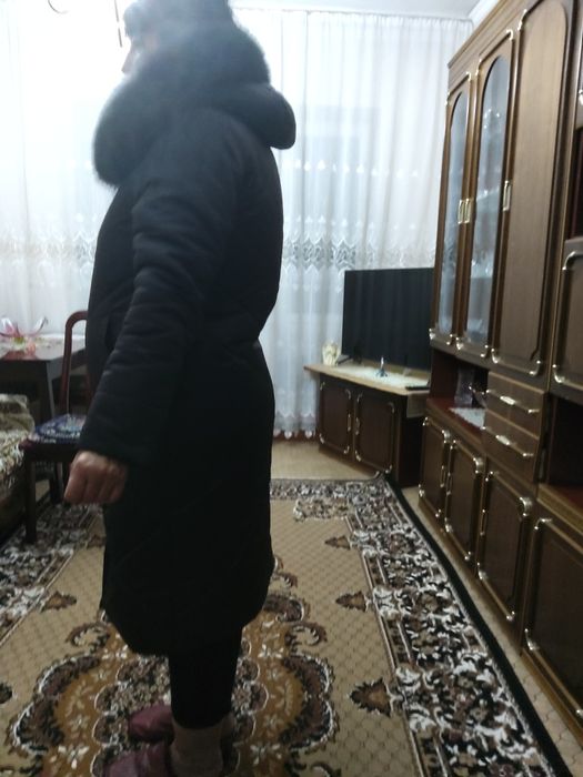 Зимнее стёганное  пальто с капюшоном.