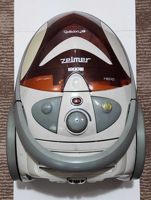 Прахосмукачка Zelmer Galaxy 2 на части