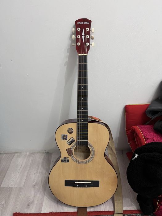 Гитара акустическая