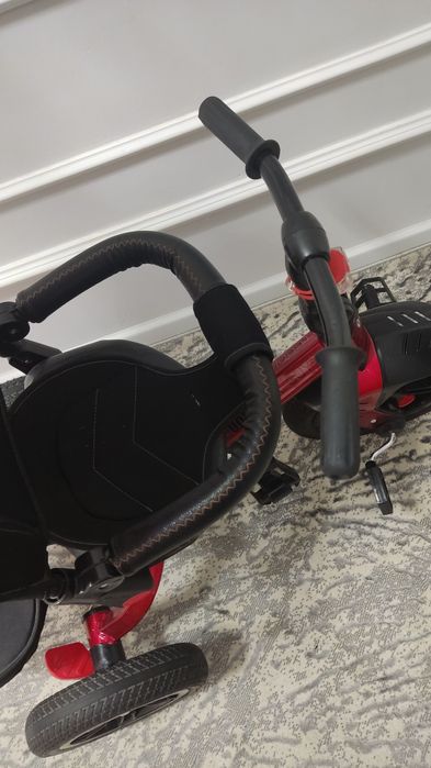 Продам велосипед с родительской ручкой