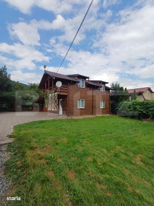 Casa individuala 5 camere, teren 2800 mp in Moldovenesti