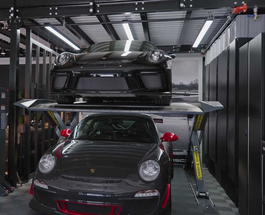 Эксклюзивный гидравлический паркинг для коллекции суперкаров