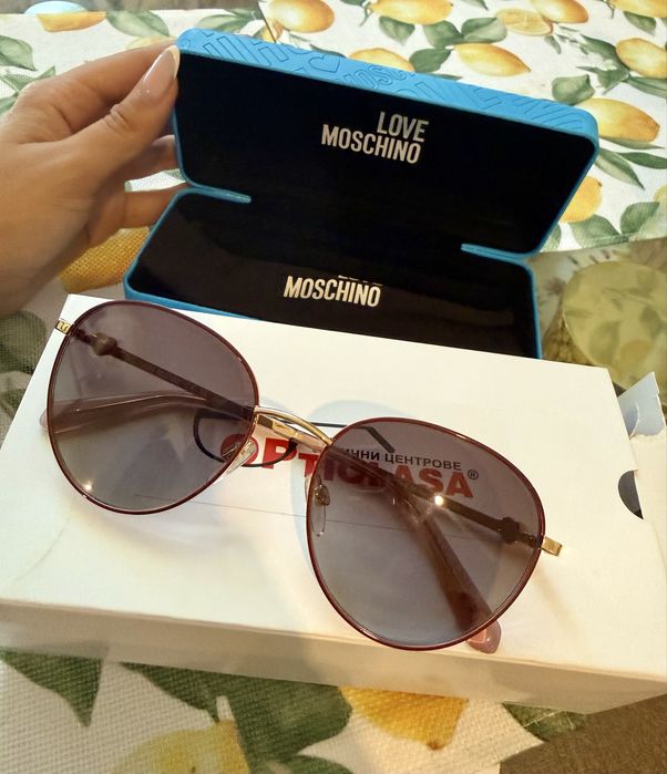 Слънчеви очила Love Moschino