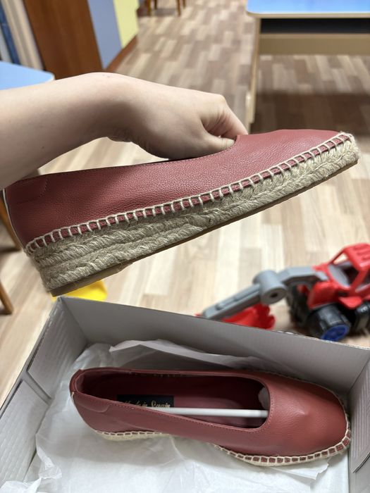 новые кожаные эспадрильи Everlane.