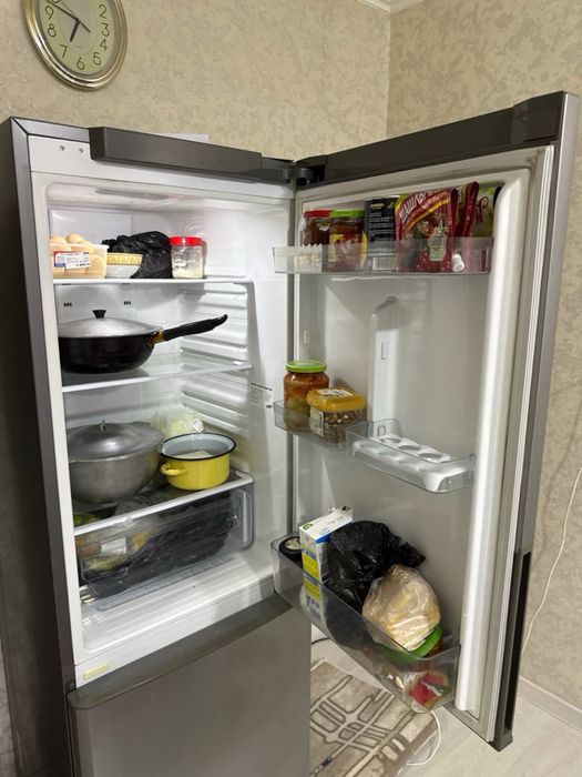 Продается холодильник Samsung