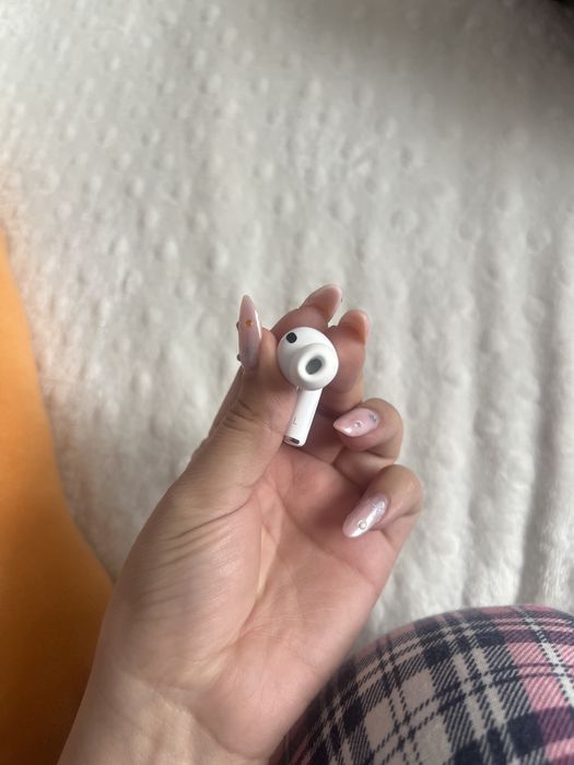 Левый наушник AirPods Pro 3 б/у