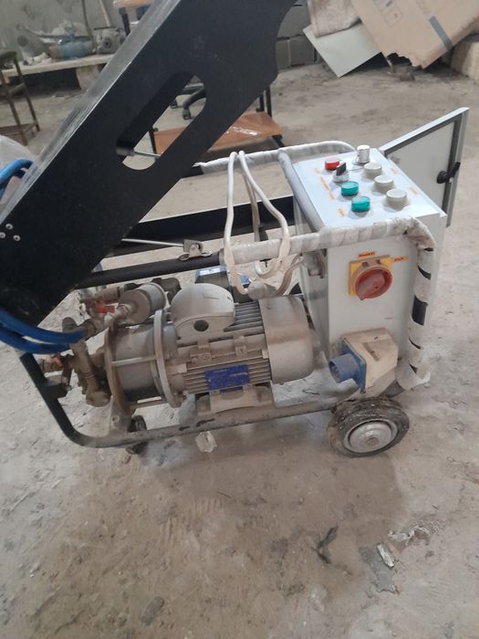 Распылитель жидкой резину