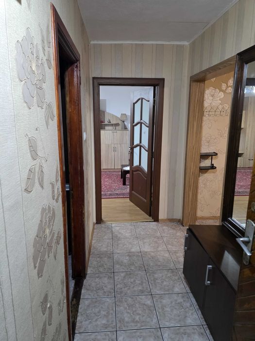 Închiriez apartament spațios
