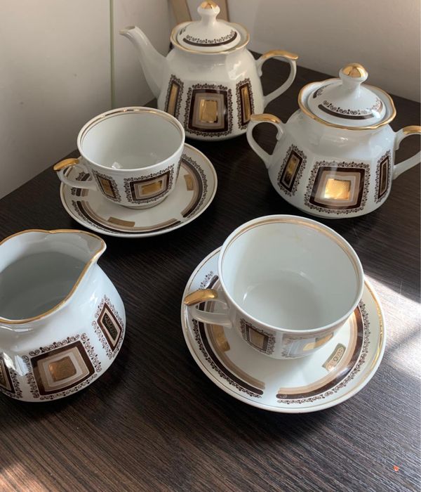 Чайный сервиз на 12 персон