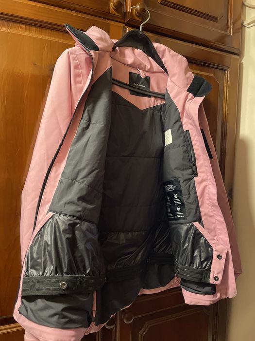 Ски яке- размер 1,60 см.и панталон - размер 1,50 за момиче