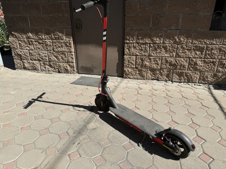 Электросамокат Xiaomi (Mi)про в хорошем состоянии