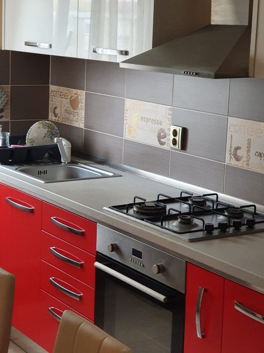 Vând apartament cu trei camere