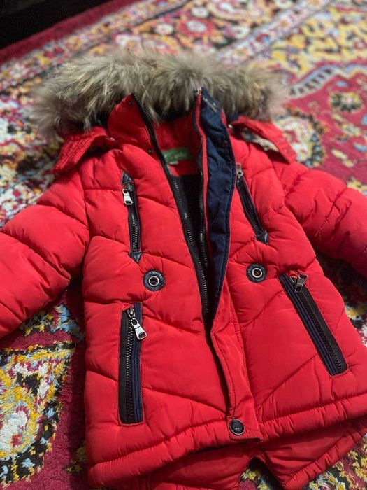 Bolalar kurtkasi sotiladi