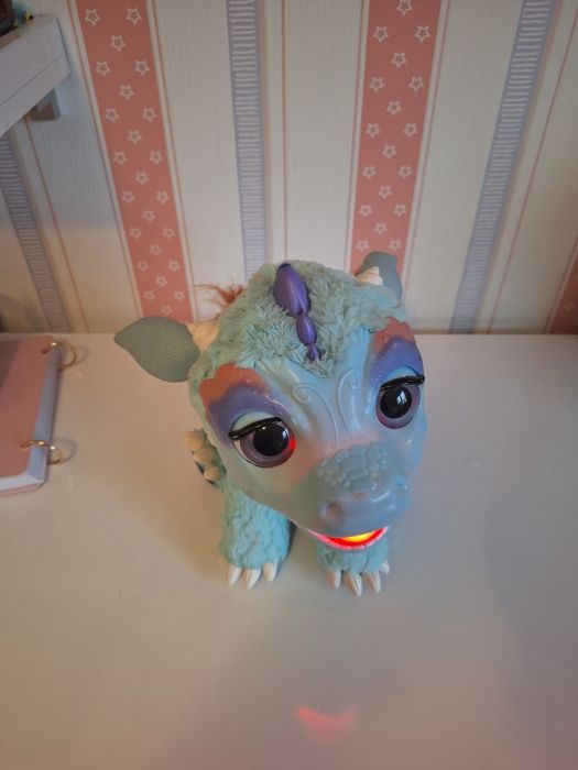 Интерактивен дракон бълващ водна пара