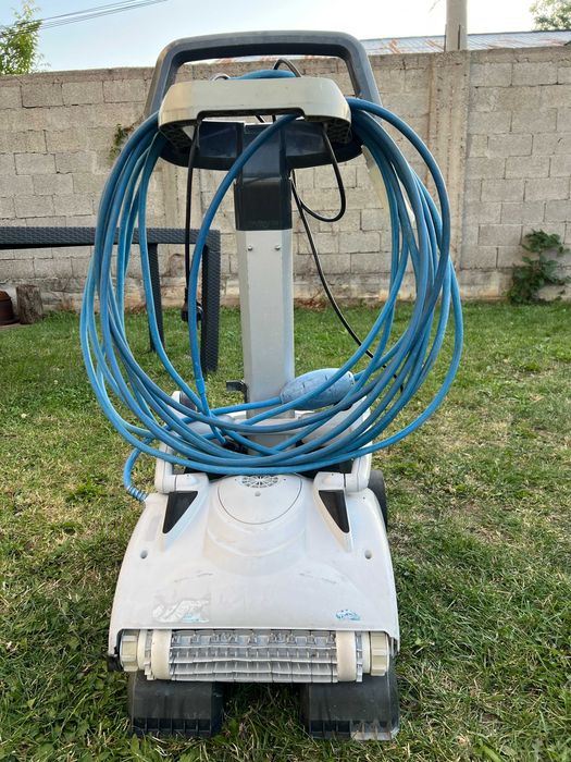 robot piscina Dolphin cablu 18 m. profesional functioneaza impecabil
