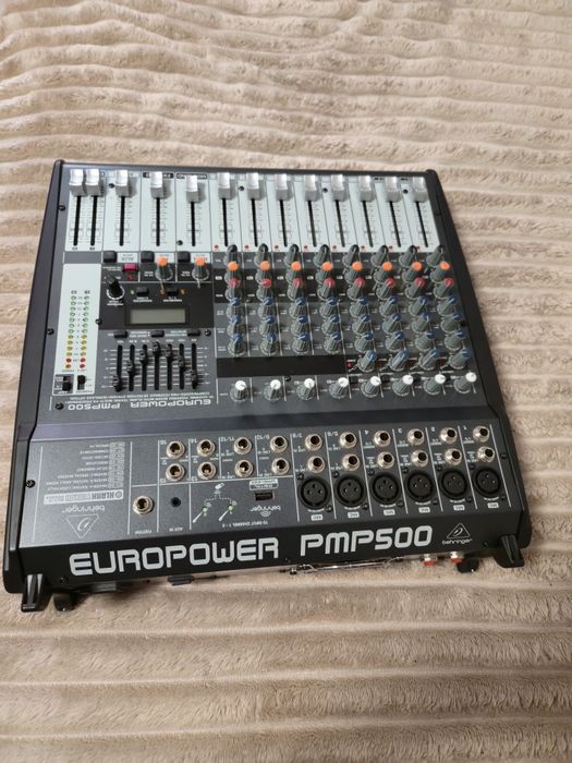 Behringer Europower PMP500 – Пауър миксер с вграден усилвател