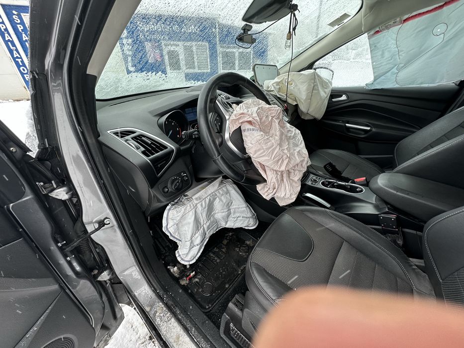 Ford Kuga 4x4 automat - avariat