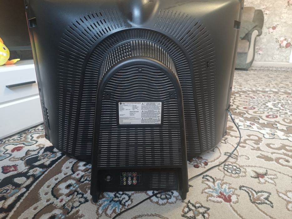 Продаю телевизор LG