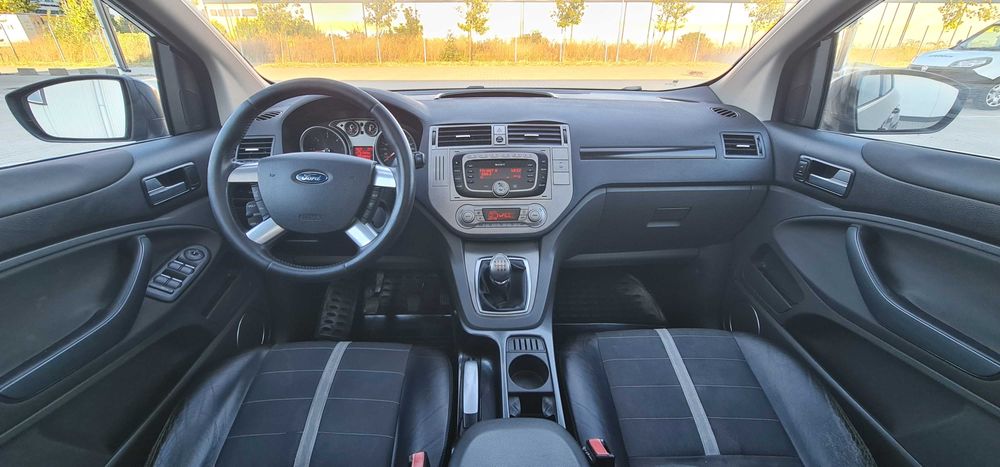 FORD Kuga 2.0 TDCI - 136 CP, panoramic, tractiune 4x4, an 2008