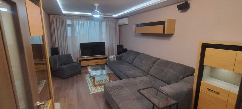 Дава се под наем Многостаен апартамент в Варна, Чайка - 140 кв.м за 1350 € - Снимка #9