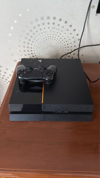 Срочно продам Playstation 4