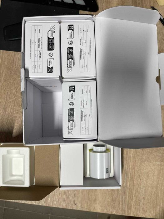Set 4 capete termostatice inteligente Netatmo – Control de la distanță al încălzirii, economisire de energie, compatibile cu Alexa și HomeKit