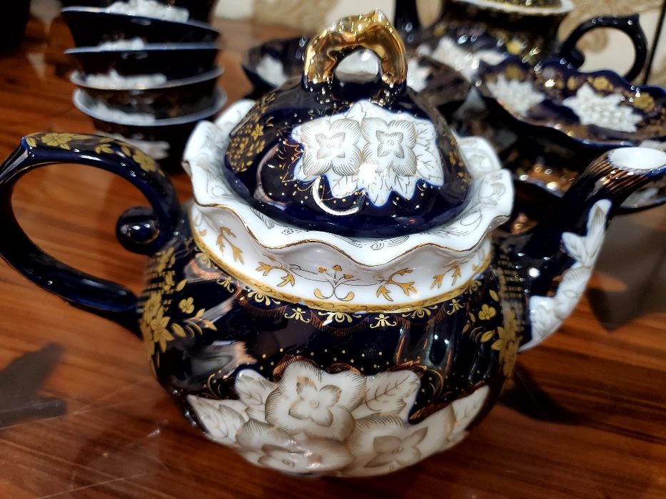 Продаются 3 больших чайника "Мадонна"