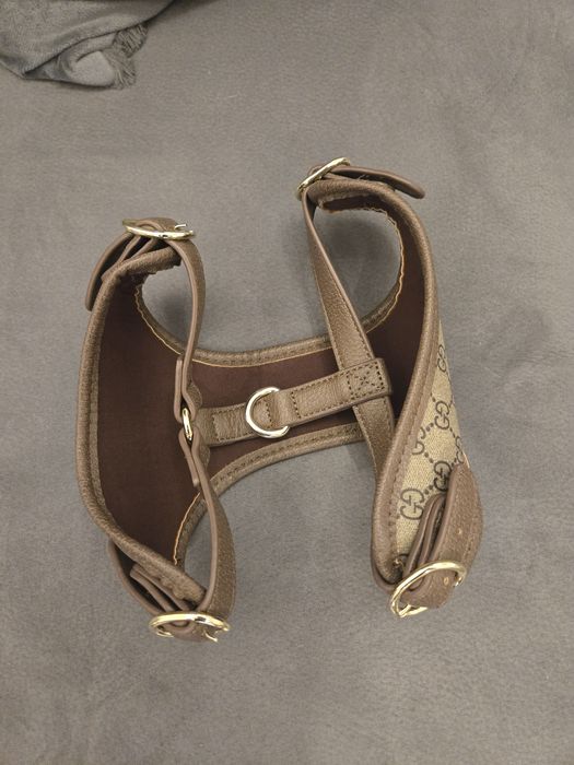 Нагръдник за малко куче Gucci