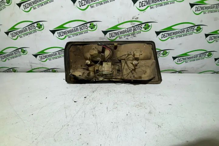Lampa / Tripla stop dreapta pe aripa Dacia 1310 1998