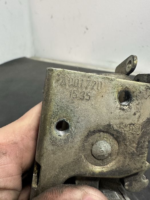 Broasca usa dreapta fata Mercedes sprinter Volkswagen LT A9017201535