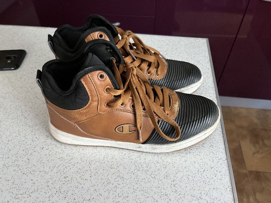 Лот маратонки и обувки