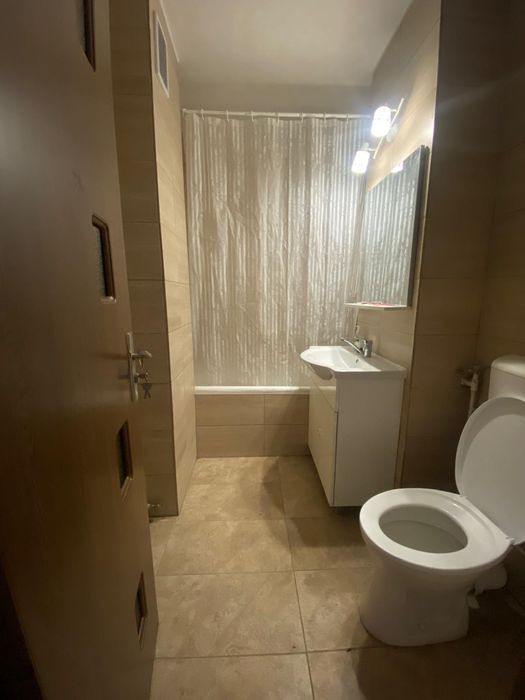 Închiriez  apartament cu 2 camere
