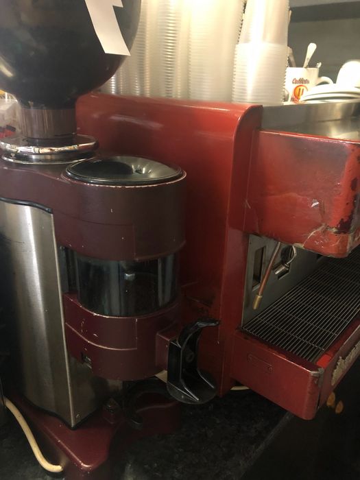 Кафе машина ФАЕМА професионална две групи.